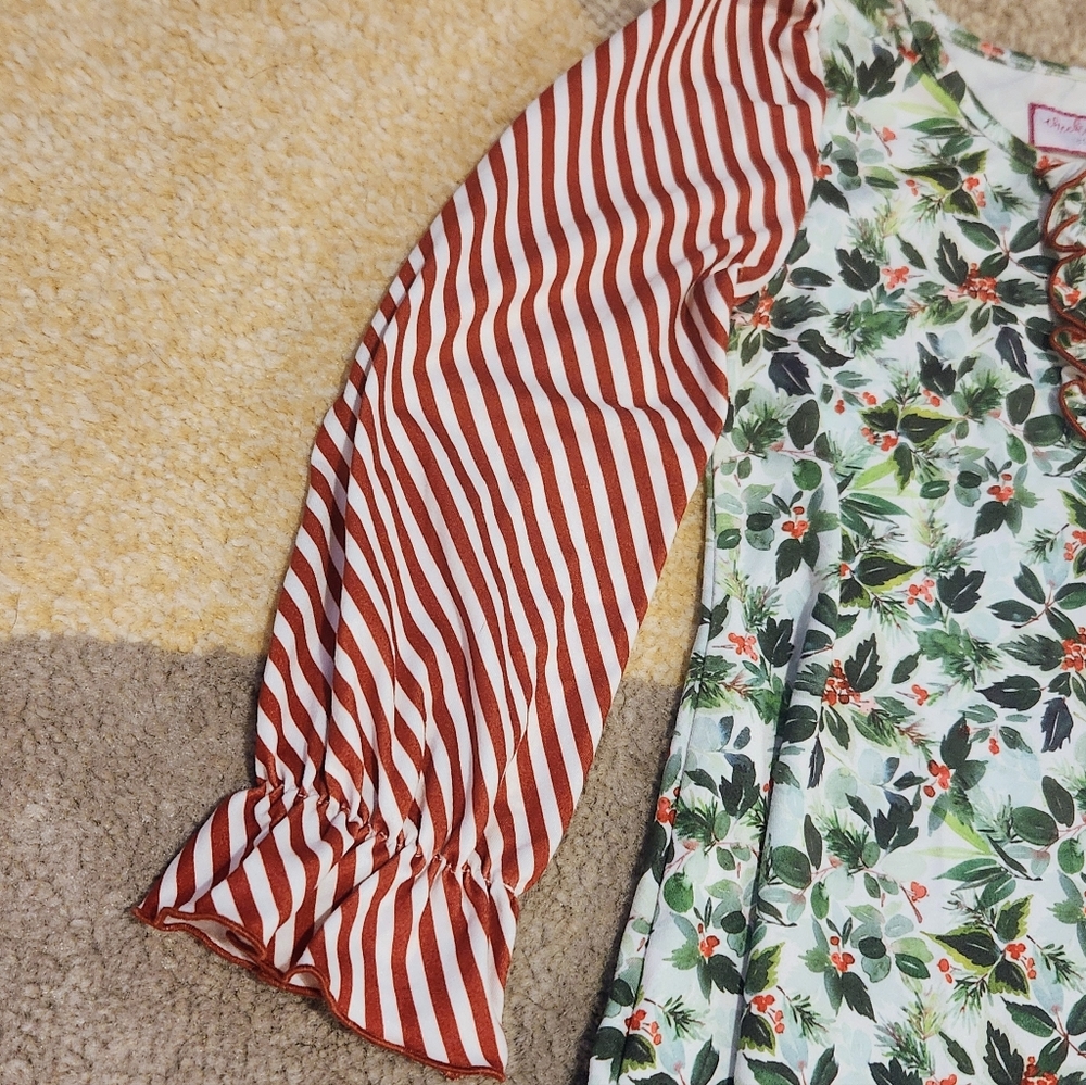 3/$15🍎Girls Winter Pajama Dress Size 7 - Picture 2 of 9